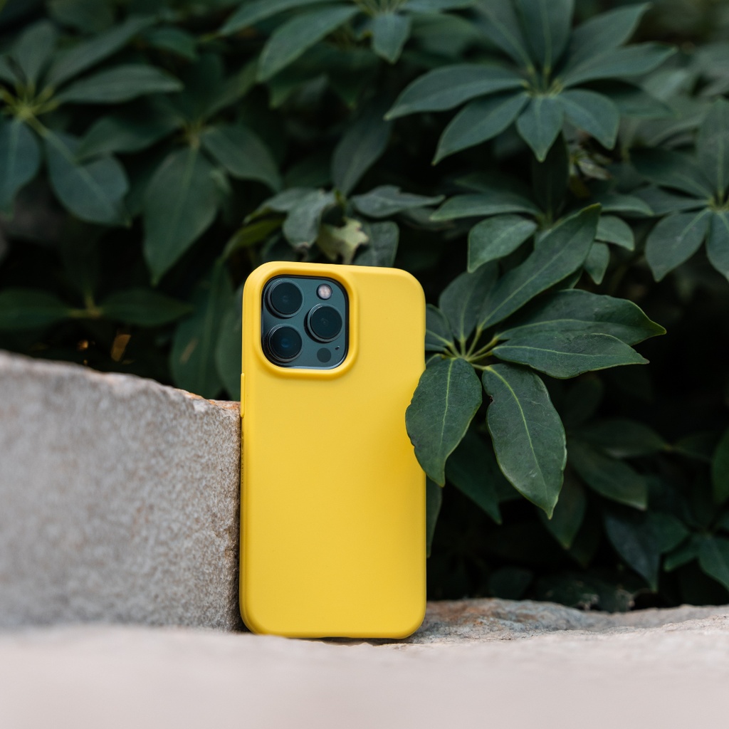 Tech21 EvoLite for iPhone 13 Pro (Yellow)