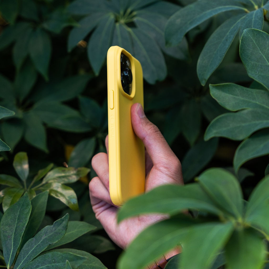 Tech21 EvoLite for iPhone 13 Pro (Yellow)